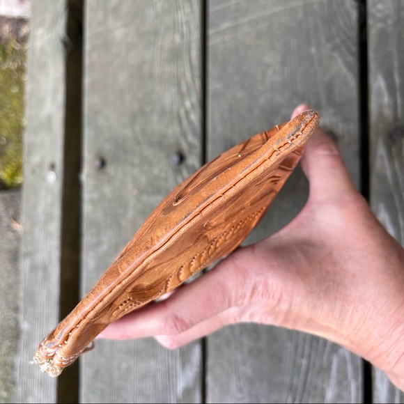 Vintage Tooled Poppy Clutch Purse - Picture 15 of 16